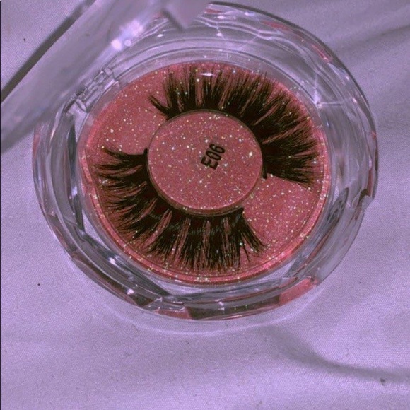 Mink lashes - Picture 1 of 1